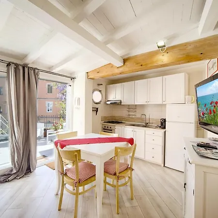 Διαμέρισμα Center *